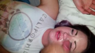 Милая няшка сосёт хер своего парня и плачет от грубого траха в письку