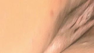 Мужик ебёт пьяную толстую тёлку у себя в машине раком